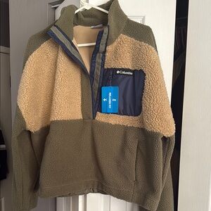 Columbia womens Olive and Tan Fleece Jacket